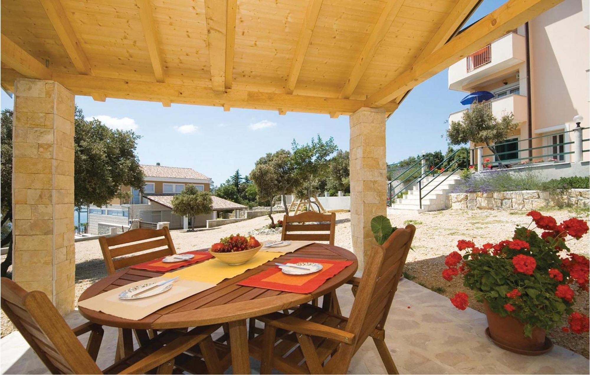 Cozy Apartment In Posedarje With House Sea View Exterior foto
